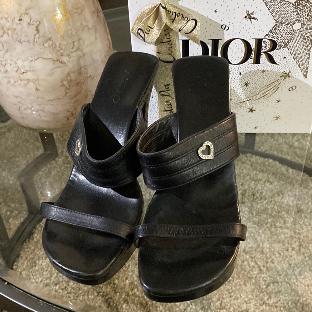 Guess heels